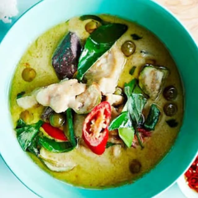 Ka-Nom-Jeen-Kang-Kiew Noodle Curry.