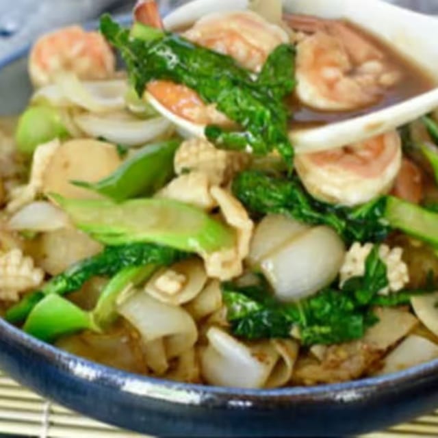 Pad-Lad-Nah Stir-Fried Noodle.